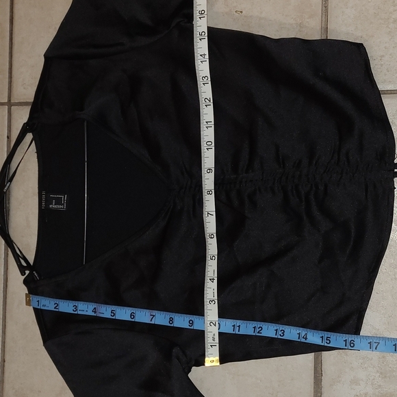 Forever 21 Black Satin-Like Vneck Adjustable Crop Top Long Sleeve Side Zipper SM - Picture 8 of 12